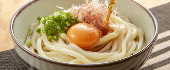 海外率80％！「ちょい呑み屋 EViSU（エビス）」辛讃岐ラーメンが話題の高松最強ちょい呑み居酒屋 