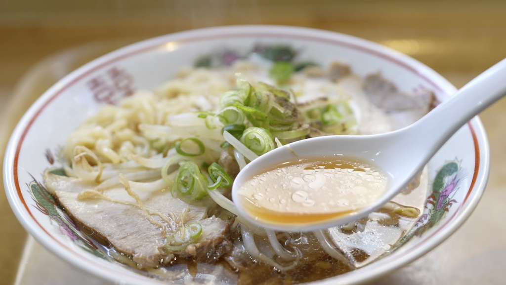 三宅ラーメンのスープ