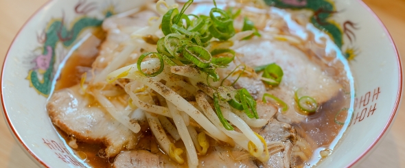 高松で伝説の屋台ラーメン「三宅ラーメン」完全復活！川六スタッフ歓喜の懐かしの味を堪能！