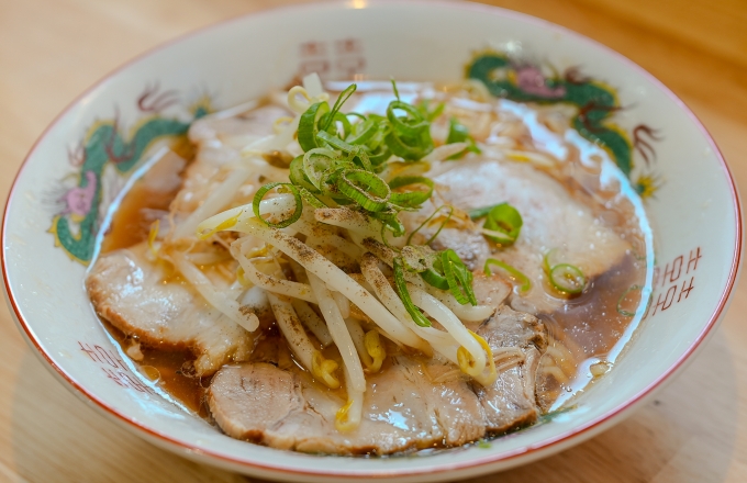 高松で伝説の屋台ラーメン「三宅ラーメン」完全復活！川六スタッフ歓喜の懐かしの味を堪能！