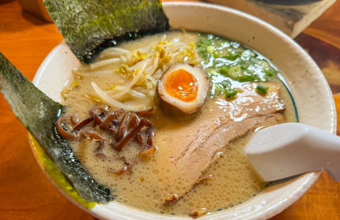 替え玉無料！豚骨ラーメンの名店【博多ラーメン喜楽林店】／エクストールイン高松中央インターから徒歩10分