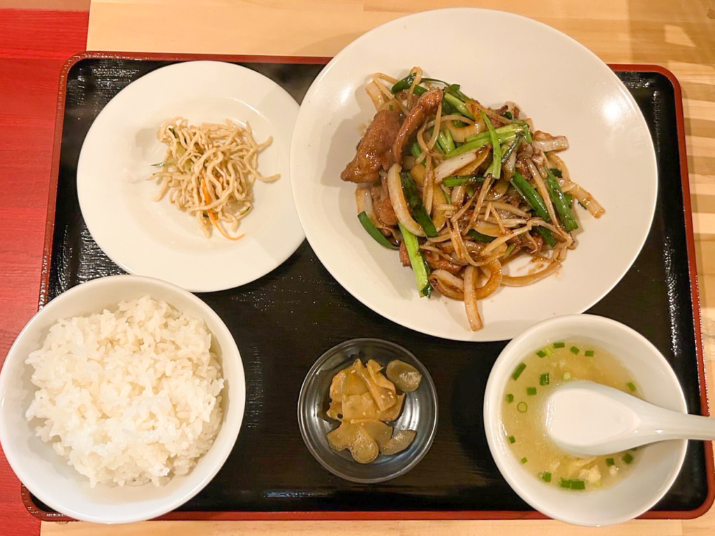 レバニラ定食（980円）