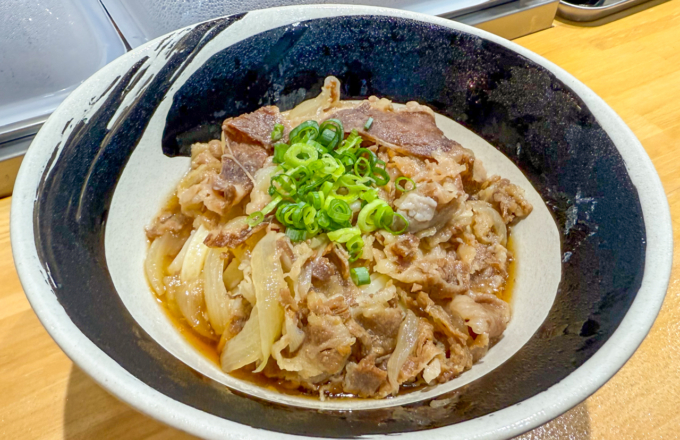 高松の夜うどん専門店「うどん屋もみじ」で味わう至高の肉ぶっかけ｜エクストールイン高松徒歩3分