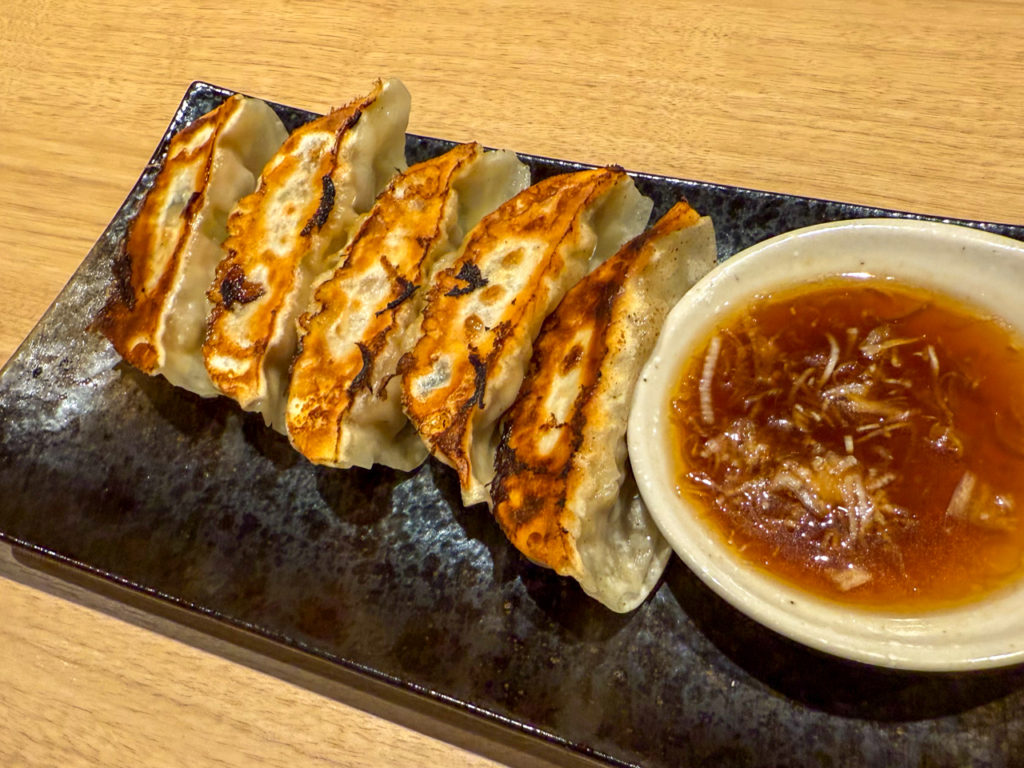 焼き餃子　605円/税込　※オリーブ豚使用