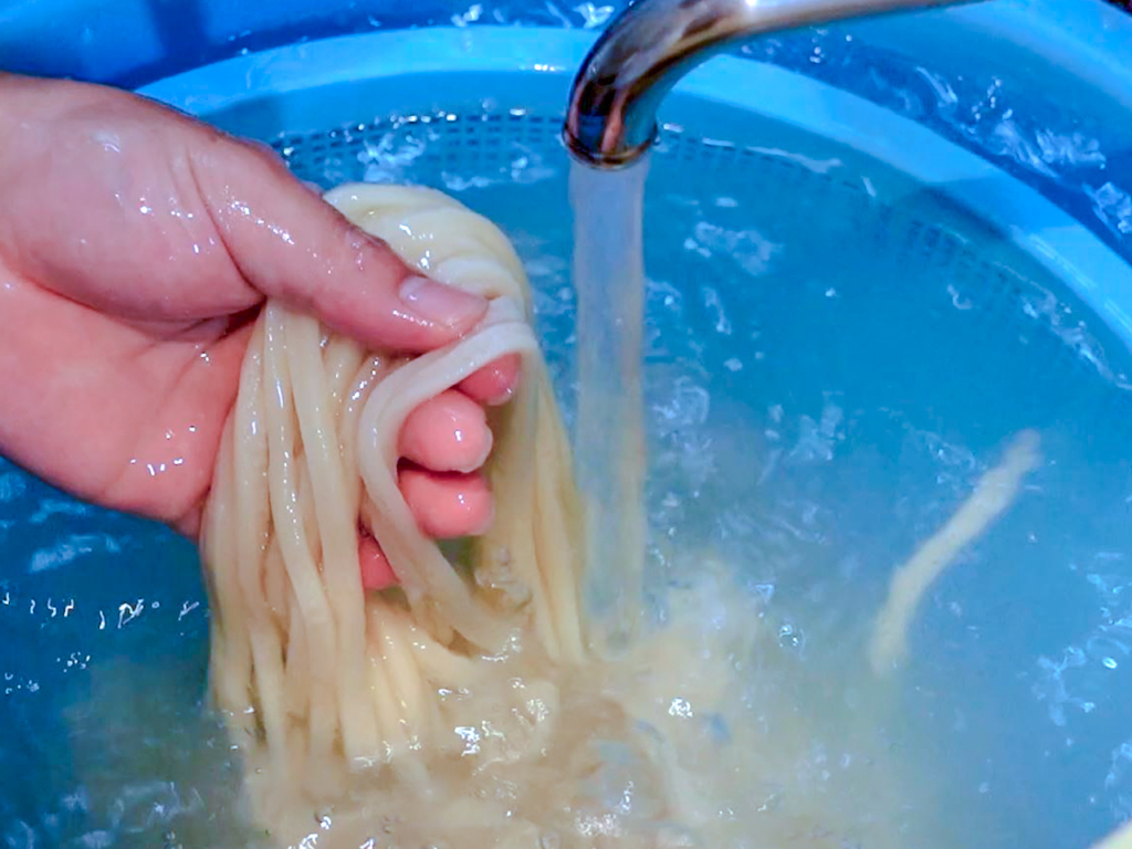 うどん屋もみじの麺